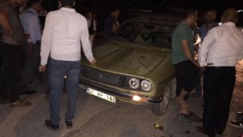 Adana'da otomobilin çarptığı çocuk yaralandı