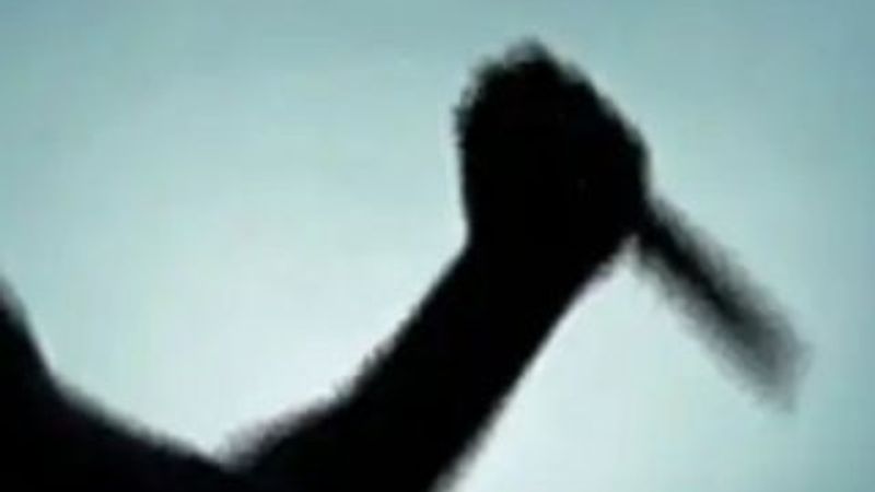 Tartıştığı eşini 10 yerinden bıçakladı