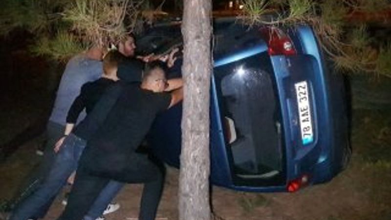 Karabük'te yoldan çıkan otomobil takla attı
