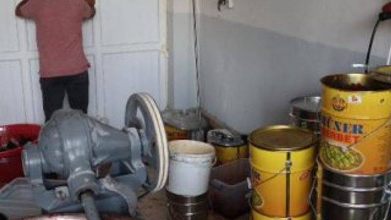 İstanbul'da 1 ton kaçak nargile tütünü ele geçirildi