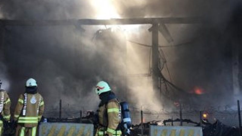 Tuzla'da yanan fabrikada patlama meydana geldi