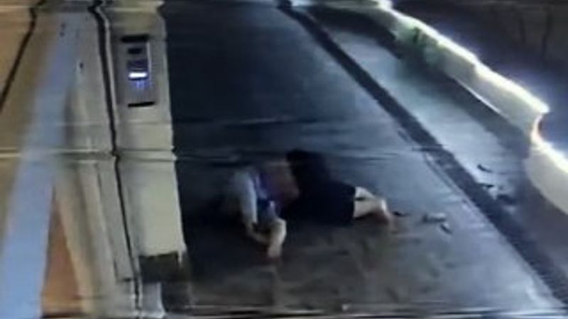 Esenyurt’ta bakıcı kadın metrelerce yükseklikten düştü