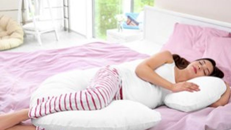 Hamilelik döneminde en iyi uyku pozisyonları