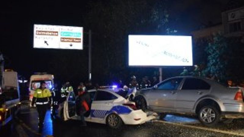 Kaza yerine gelen polis aracına başka bir otomobil çarptı