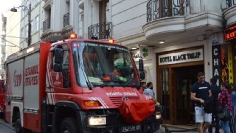 Otelin mutfağında yangın çıktı: 2 yaralı