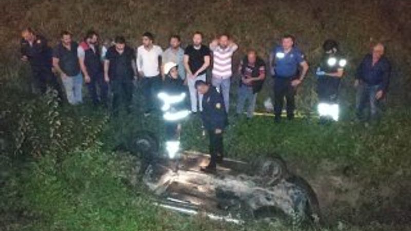 Düştüğü su kanalında ters dönen araçta can pazarı