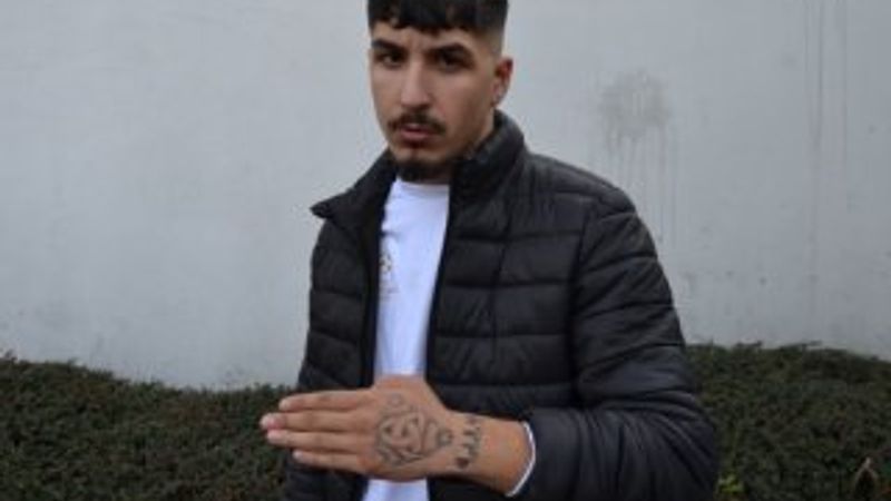 Elindeki dövme nedeniyle Alman okuluna alınmayan Türk