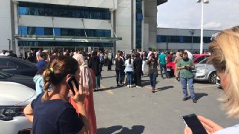 İstanbullular deprem sonrası sokağa çıktı