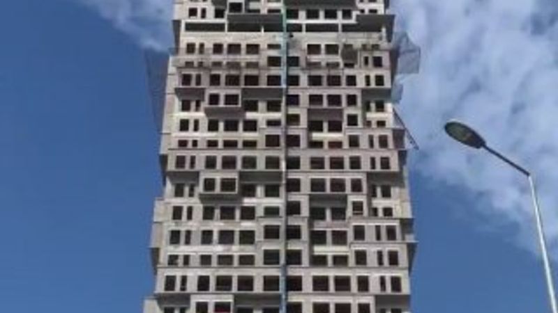 İstanbul'da deprem anında sallanan gökdelen inşaatı