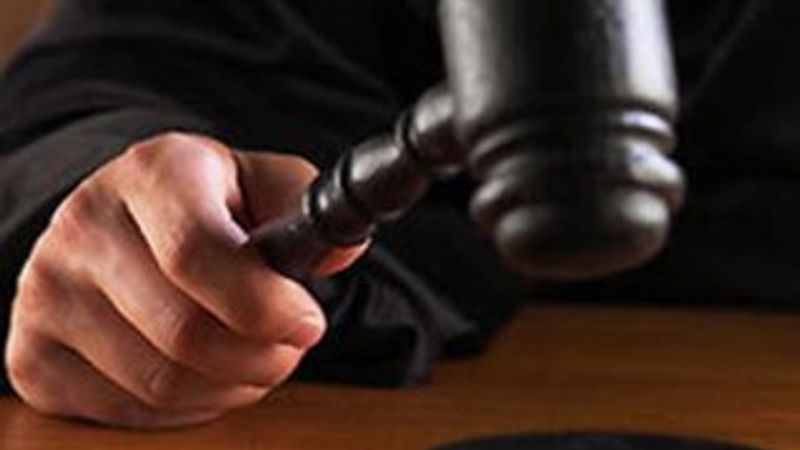 Mahkeme eşini öldüren adamın cezasını indirdi