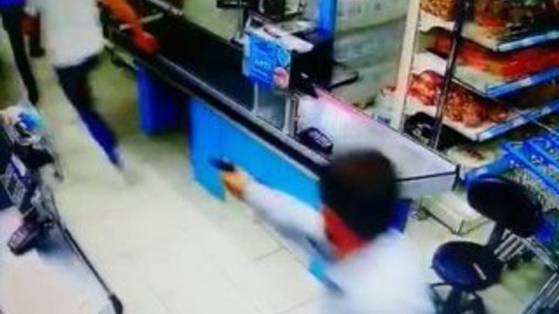 Markette silahlı kavga: 4 yaralı