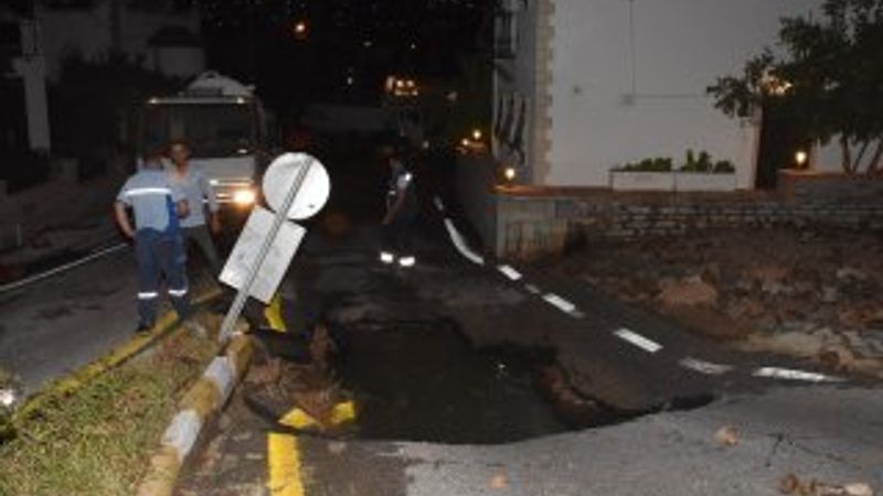Bodrum'da su borusu patladı