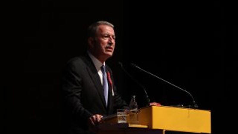 Hulusi Akar: Kendi göbeğimizi kendimiz keseriz