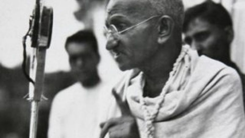 Mahatma Gandi'nin külleri çalındı