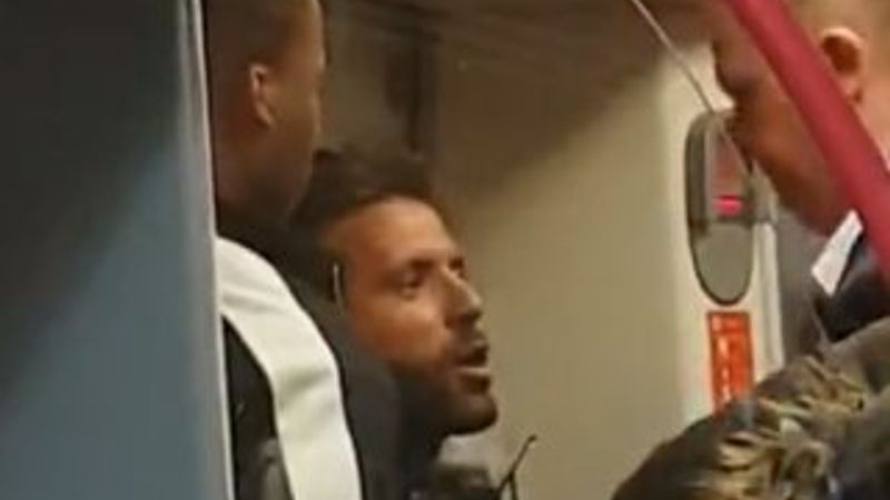 Londra metrosunda hırsıza müdahale