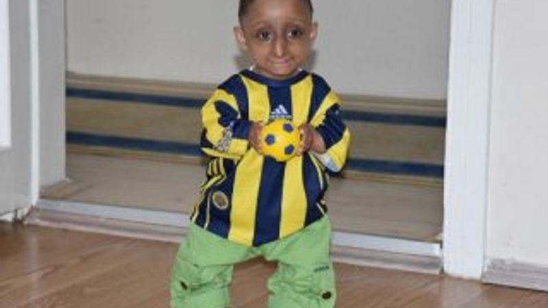 14 yaşında ve 14 kilo