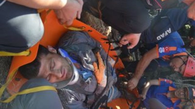 Definecilerin açtığı kuyuya düştü