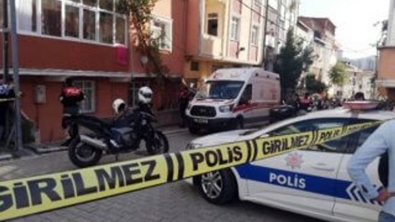 Hırsız, evine girdiği yaşlı kadının boğazını kesti