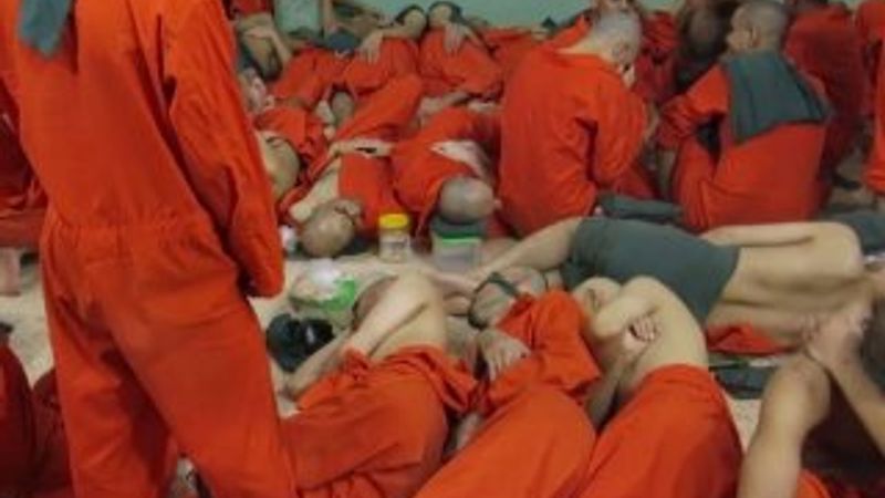 İngiliz gazeteci Suriye’deki DEAŞ kampını ziyaret etti