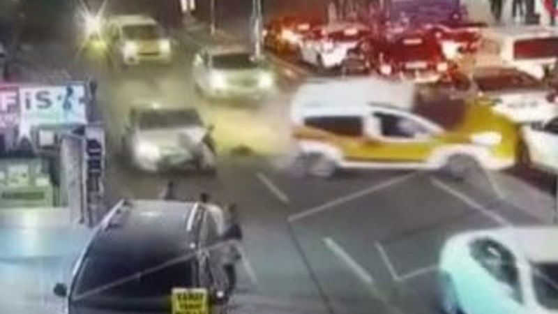 Diyarbakır'da 3 kişinin ölümden dönüşü kameralara yansıdı
