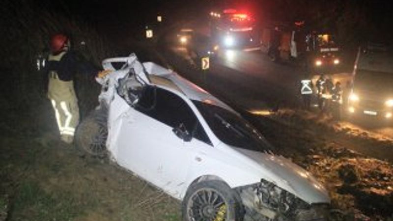 Eyüpsultan'da kontrolden çıkan araç metrelerce takla attı