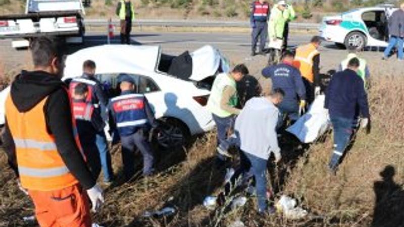 TEM'de feci kaza: 3 ölü, 2 yaralı