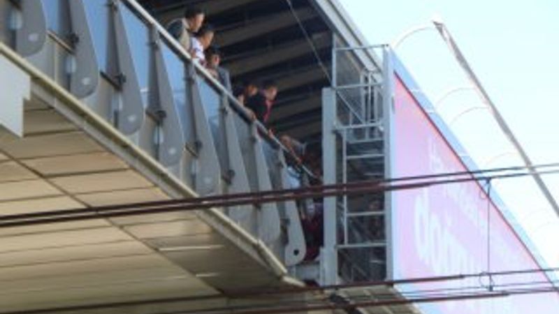 İntihar girişimini gören telefona sarıldı