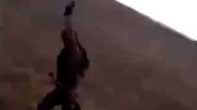 Münbiç yolunda Türk komandosu ve SMO askeri selamlaştı