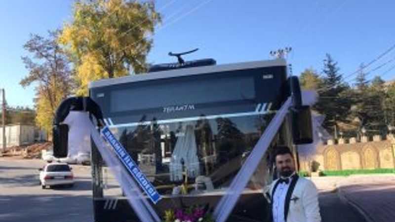 Sivaslı çift halk otobüsünde tanışıp evlendi