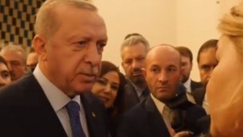 Cumhurbaşkanı'ndan İngiliz muhabire: Dimdik ayaktayım