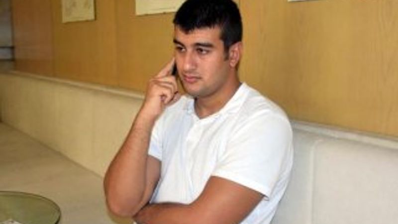 Kitap okumak için program indirdi, binlerce lirası gitti