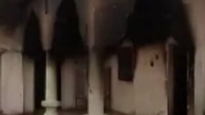 Tel Abyad'da YPG/PKK sivil evlerini yaktı