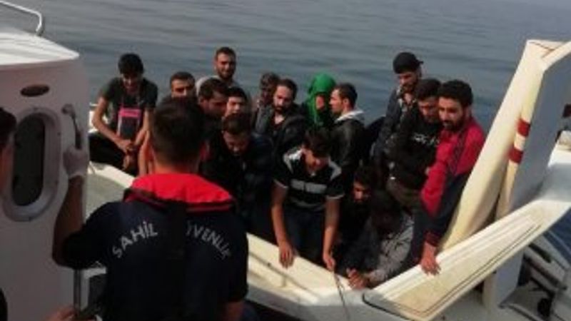 İzmir açıklarında 173 kaçak göçmen yakalandı