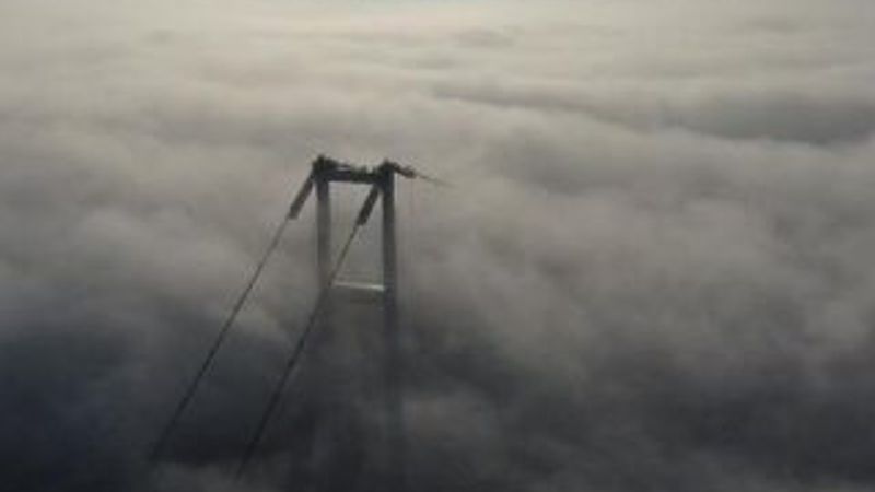 İstanbul'u sis kapladı