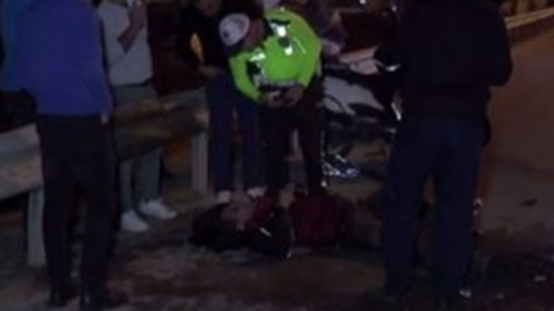 Pendik'te kazaya yardım için duran araca arkadan çarptı