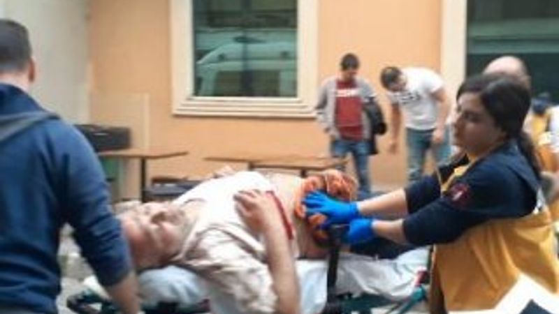 Birlikte çay içtiği arkadaşı tarafından bıçaklandı