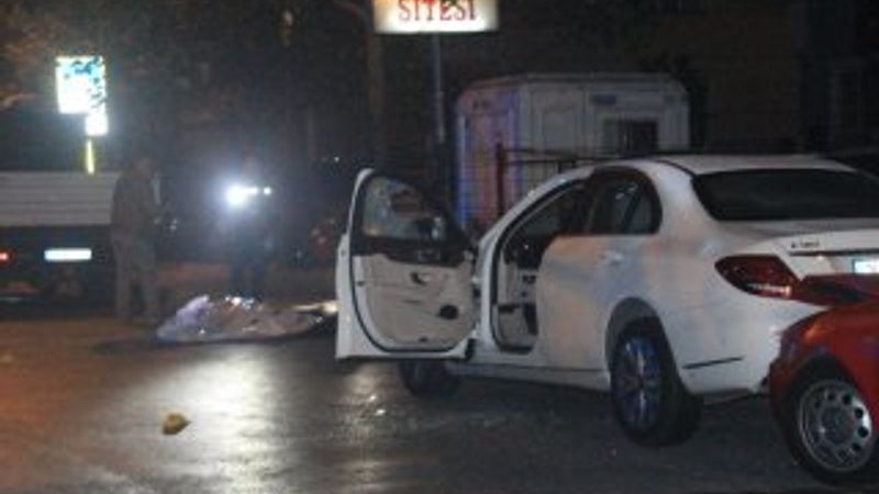 Eski eşini ve yanındaki arkadaşını öldürüp intihar etti