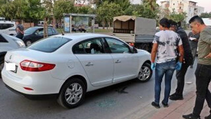 Kurşun yağmuruna tutup halk otobüsüyle kaçmaya çalıştı