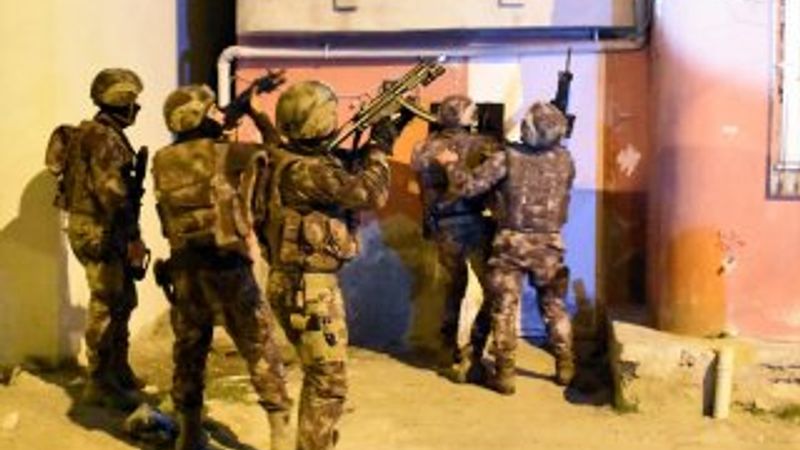 Adana'da DEAŞ'a yönelik şafak operasyonu yapıldı