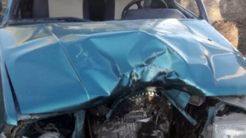 Afyonkarahisar'da otomobil ile motosiklet çarpıştı