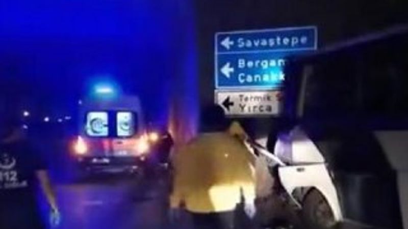 Manisa'da işçileri taşıyan midibüs kaza yaptı