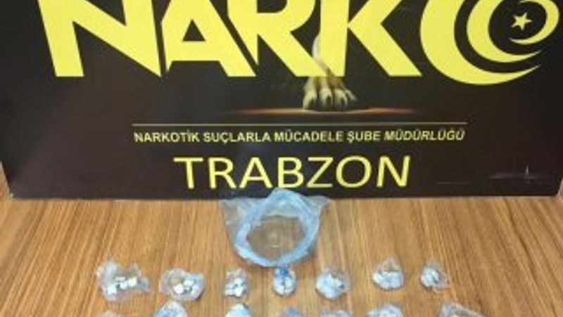 İç çamaşırına uyuşturucu saklayan bir kişi yakalandı