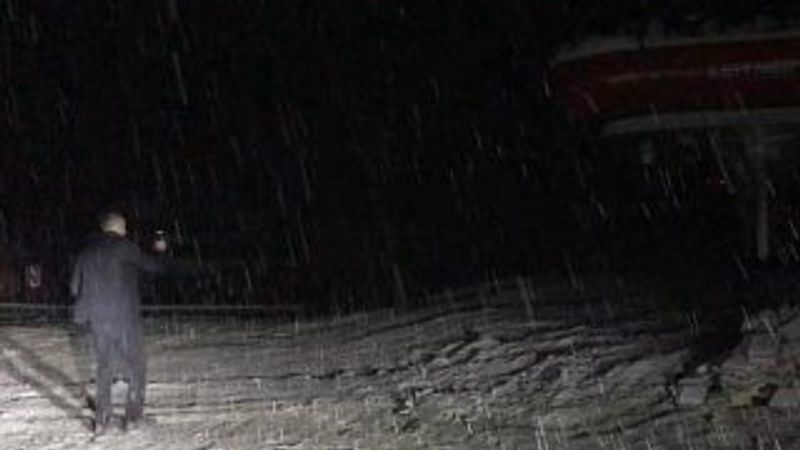 Kars'a mevsimin ilk karı yağdı