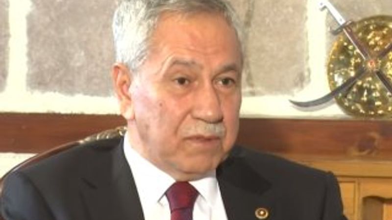 Bülent Arınç, FETÖ iddianamelerini eleştirdi