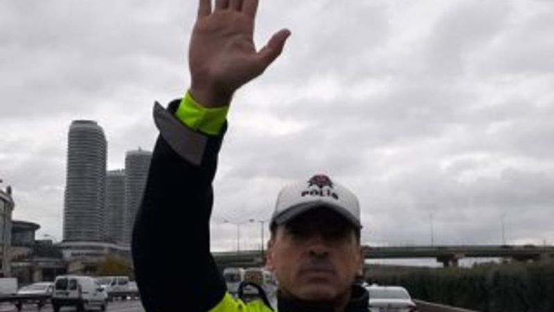 İstanbul'da ilk gün bilançosu: 63 çakarlı araç yakalandı