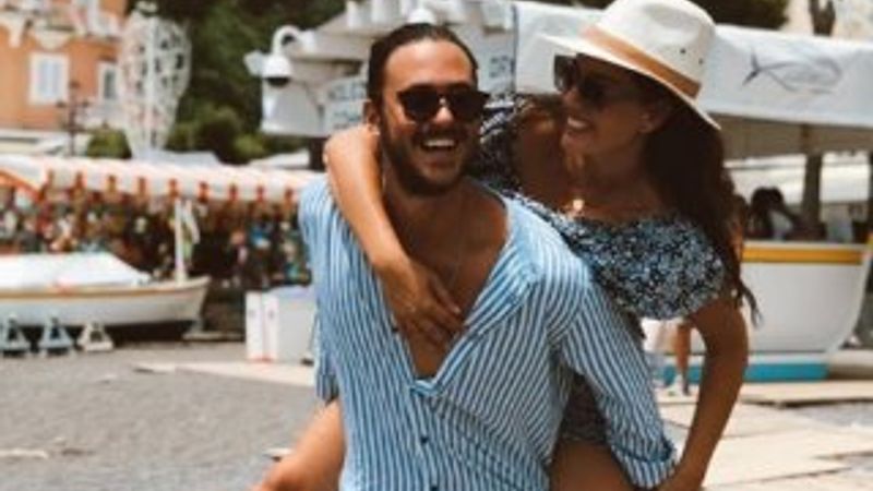 Pelin Akil safra kesesindeki taşı aldıracak