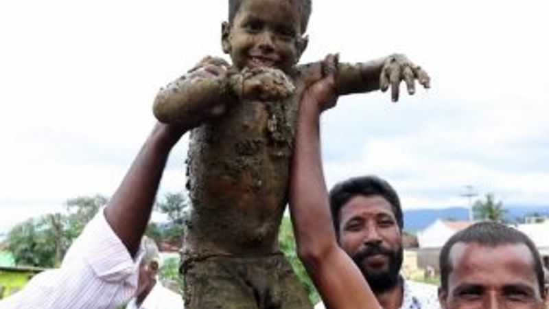 Gübre savaşına giren Hindular