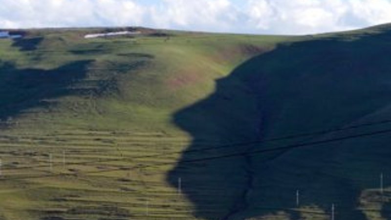 Ardahan'da Atatürk silüeti koruma altında
