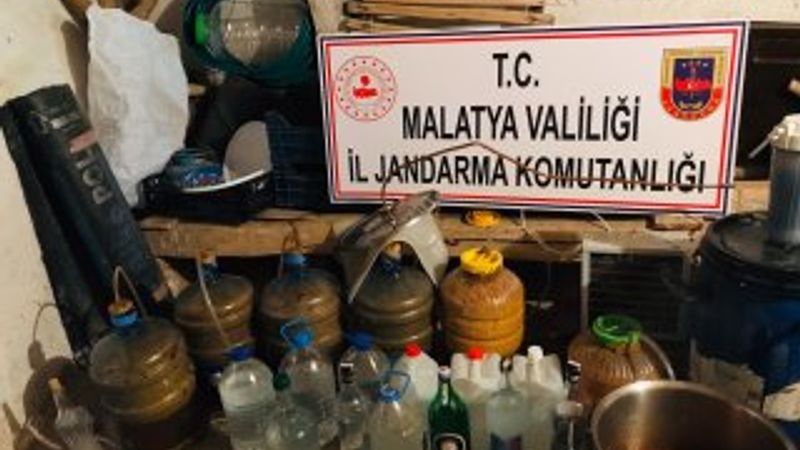 Malatya'da 600 litre kaçak içki ele geçirildi