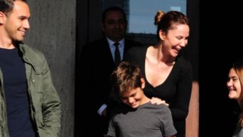 Demet Şener'den mutluluk pozu